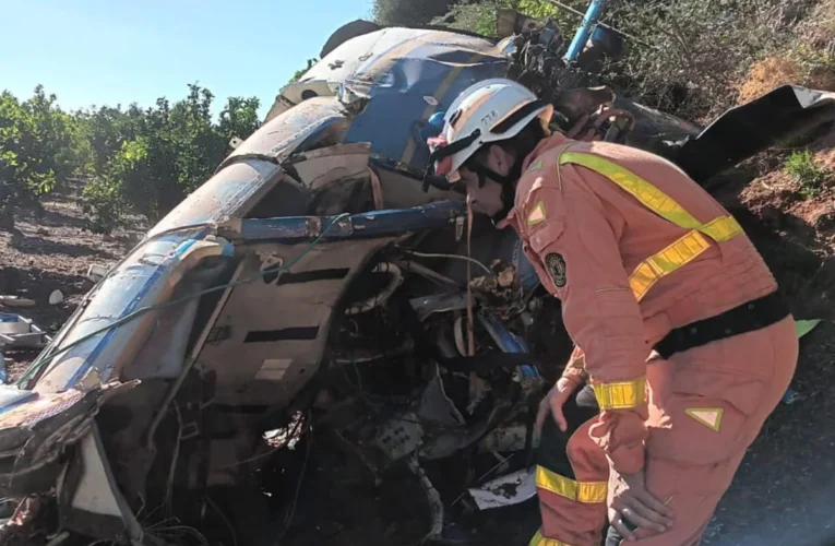 Accidente Mortal de Helicóptero Reaviva el Debate sobre la Seguridad de las Líneas de Alta Tensión.